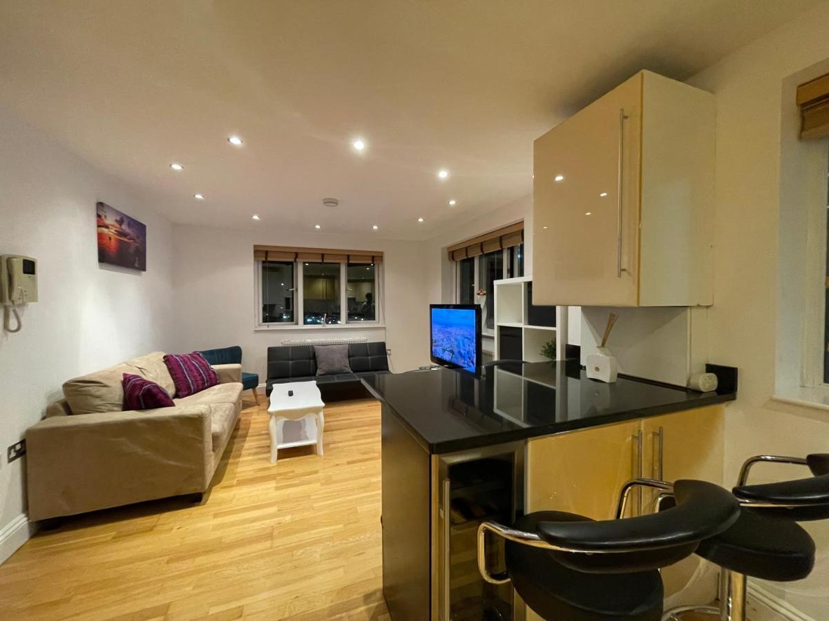 Beautiful & Luxurious Apartment In Richmond 里士满 外观 照片